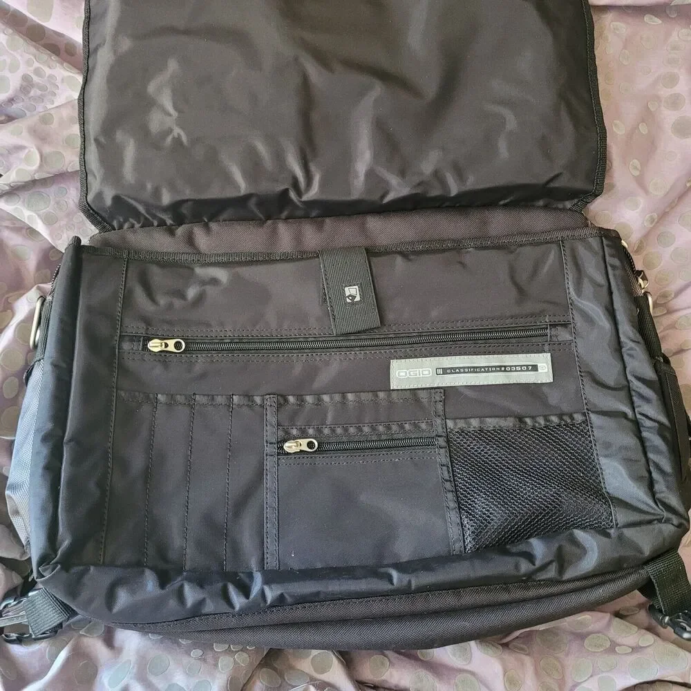 OGIO Technologio Corvette RS.655 Laptop Organizer Messenger Bag Black